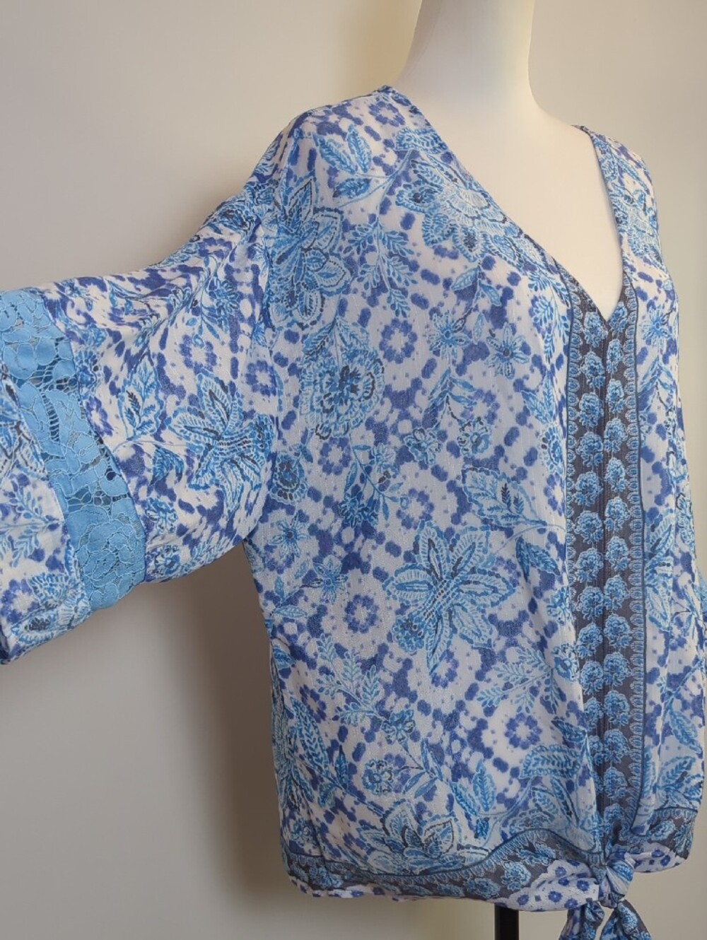 Zac & Rachel Blue Floral Tie Front Blouse 3/4 Lace Sleeve V-Neck Top XL